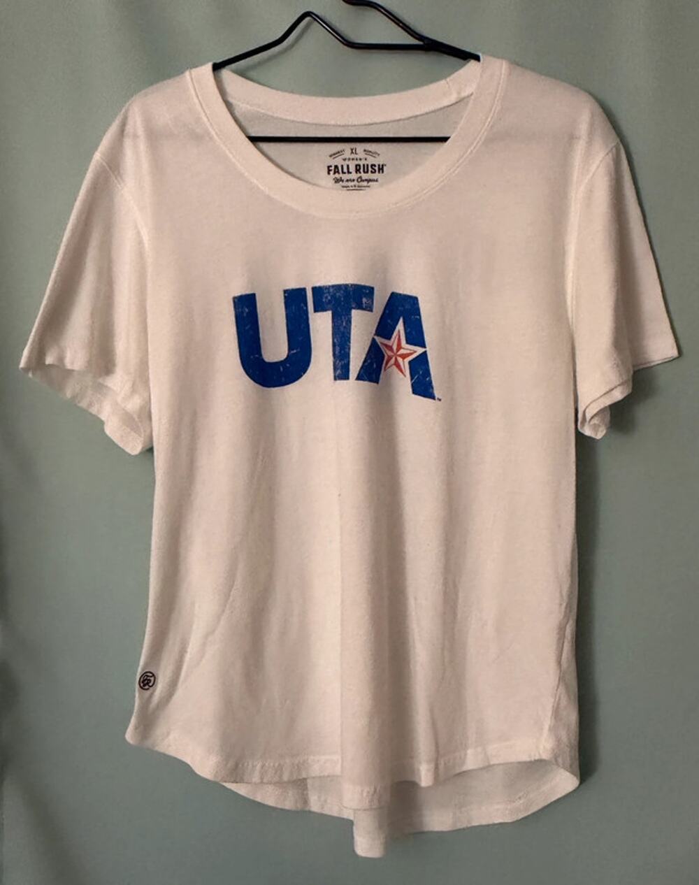 University of Texas at Arlington short sleeve t-shirt XL